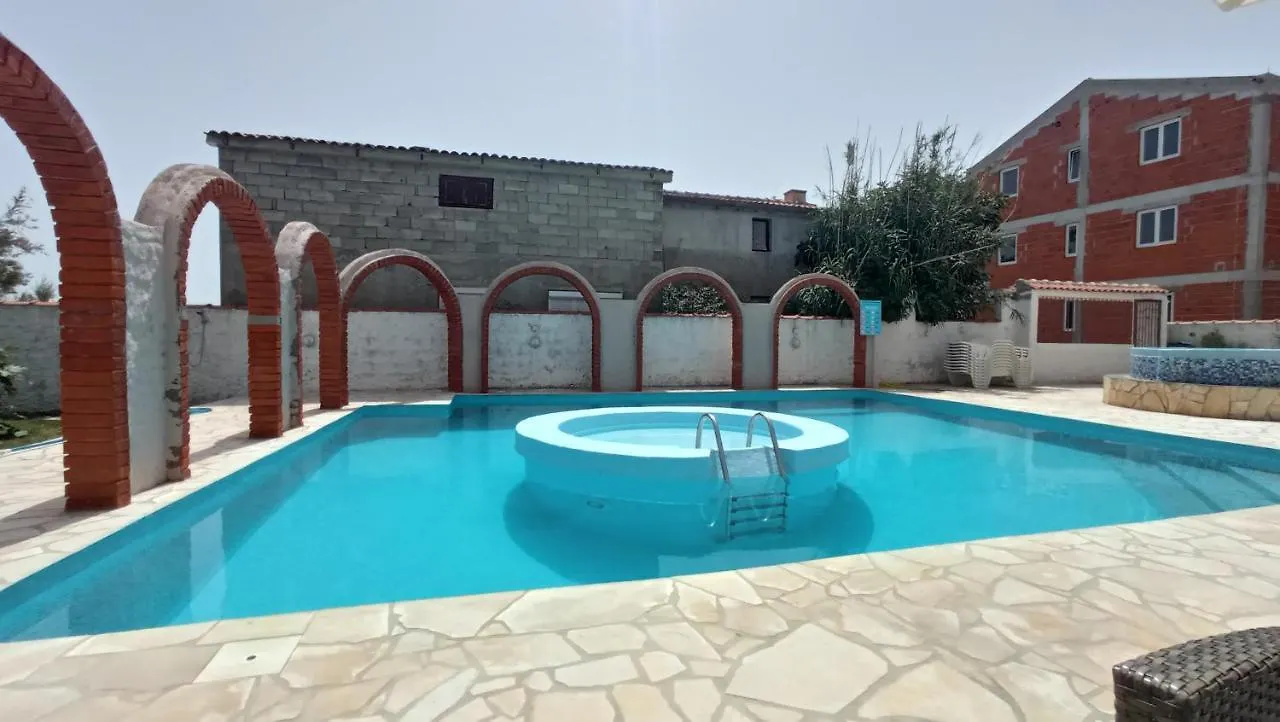 Aparthotel Vila Kula Nin
